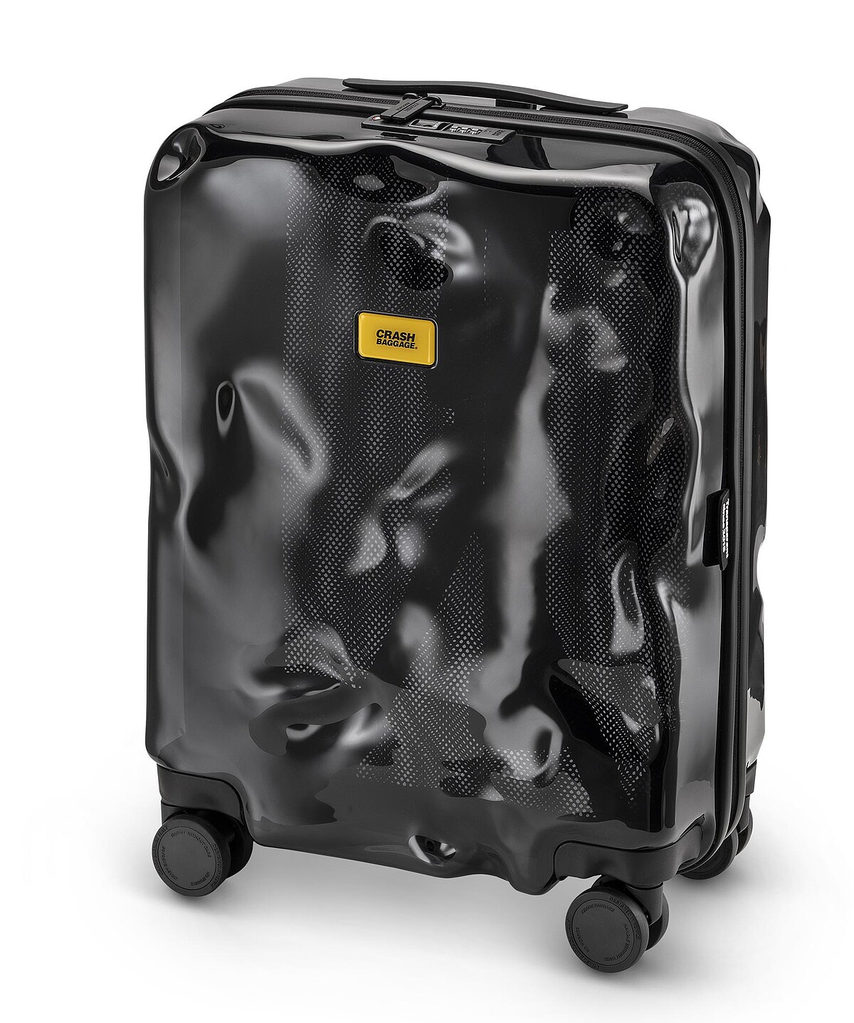 Crash Baggage「透明黑」撞擊登機箱／NT$13,800Crash Baggage「透明黑」撞擊登機箱，NT13,800。