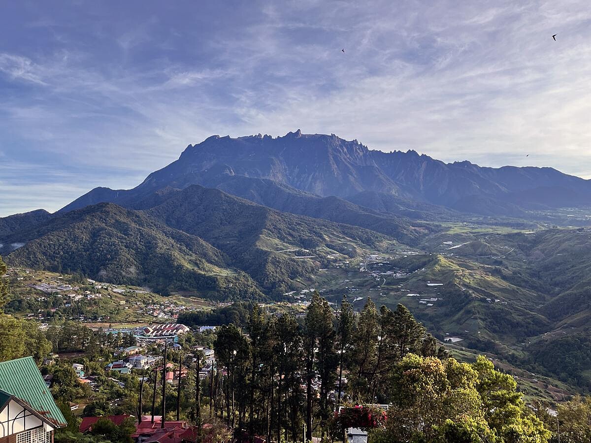 入住幽靜美麗的 Perkasa Hotel Mt. Kinabalu，在清晨眺望婆羅洲最高峰神山｜Melody TU 採訪拍攝