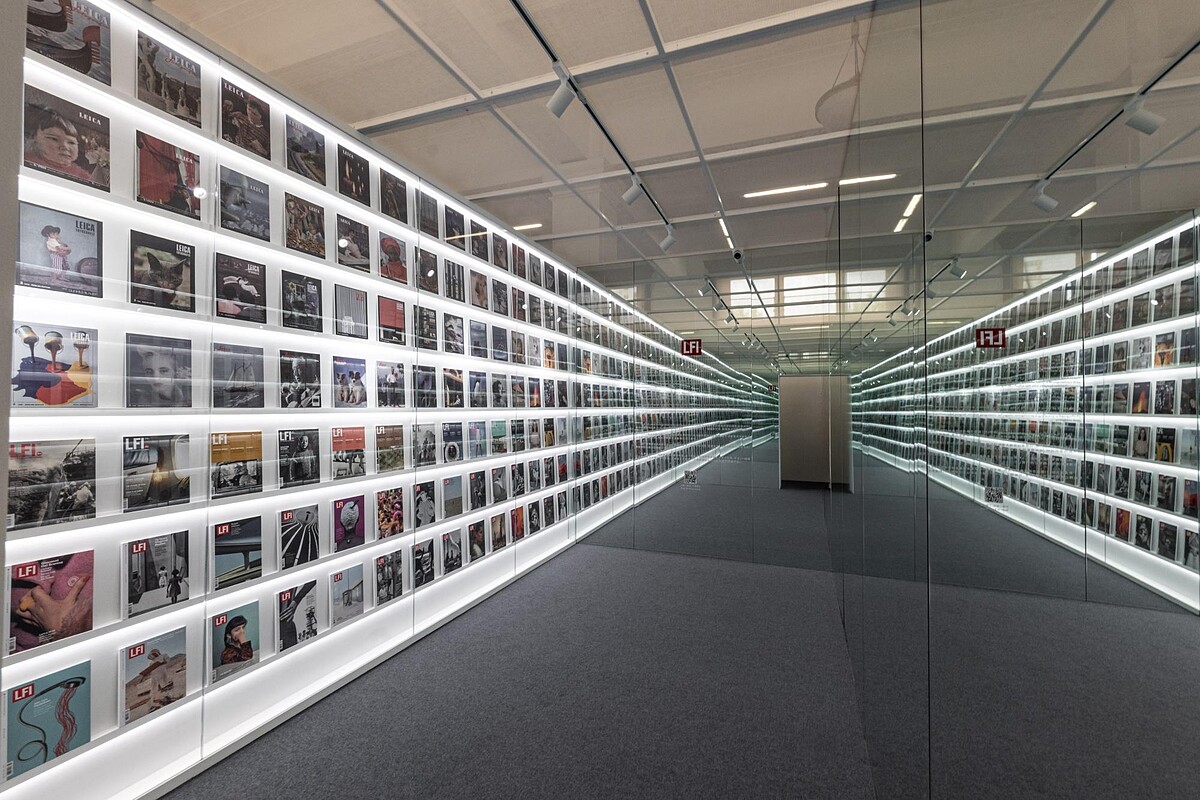 「《LFI》檔案館」位在鏡面展間呈現視覺。