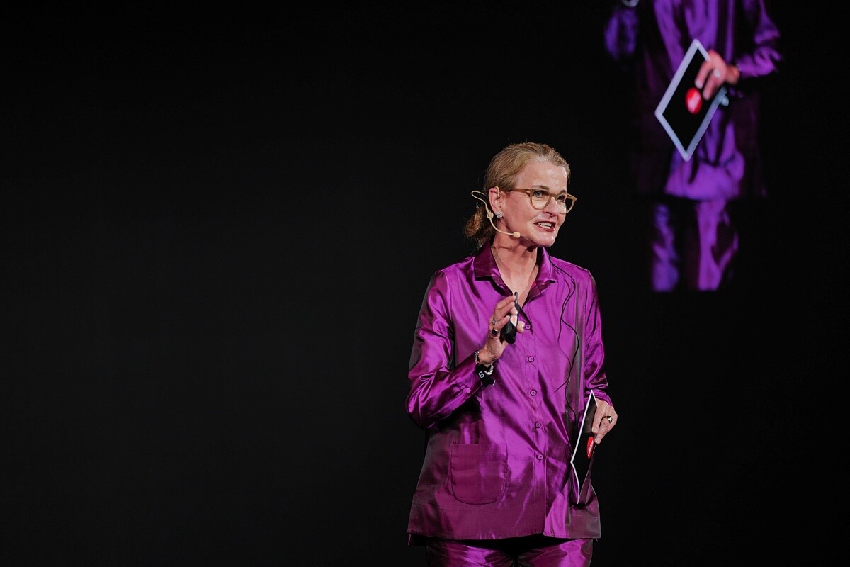 Leica Galleries International 的藝術總監與首席代表 Karin Rehn-Kaufmann 女士。