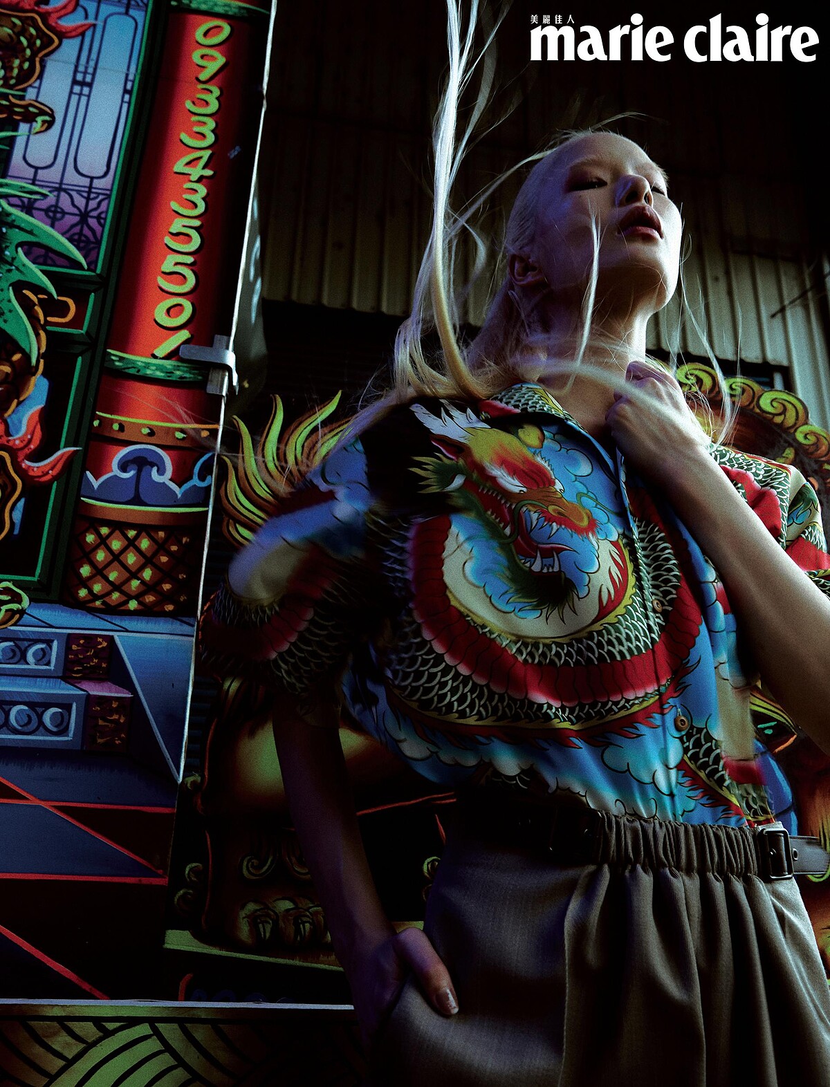 印花開領襯衫，GrowthRing & Supply；米灰色西裝短褲，Loewe。