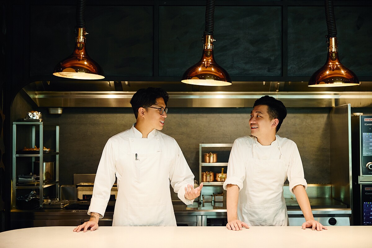 君尹Bris&eacute;由新銳主廚Pili（左）攜手執行主廚Sam
