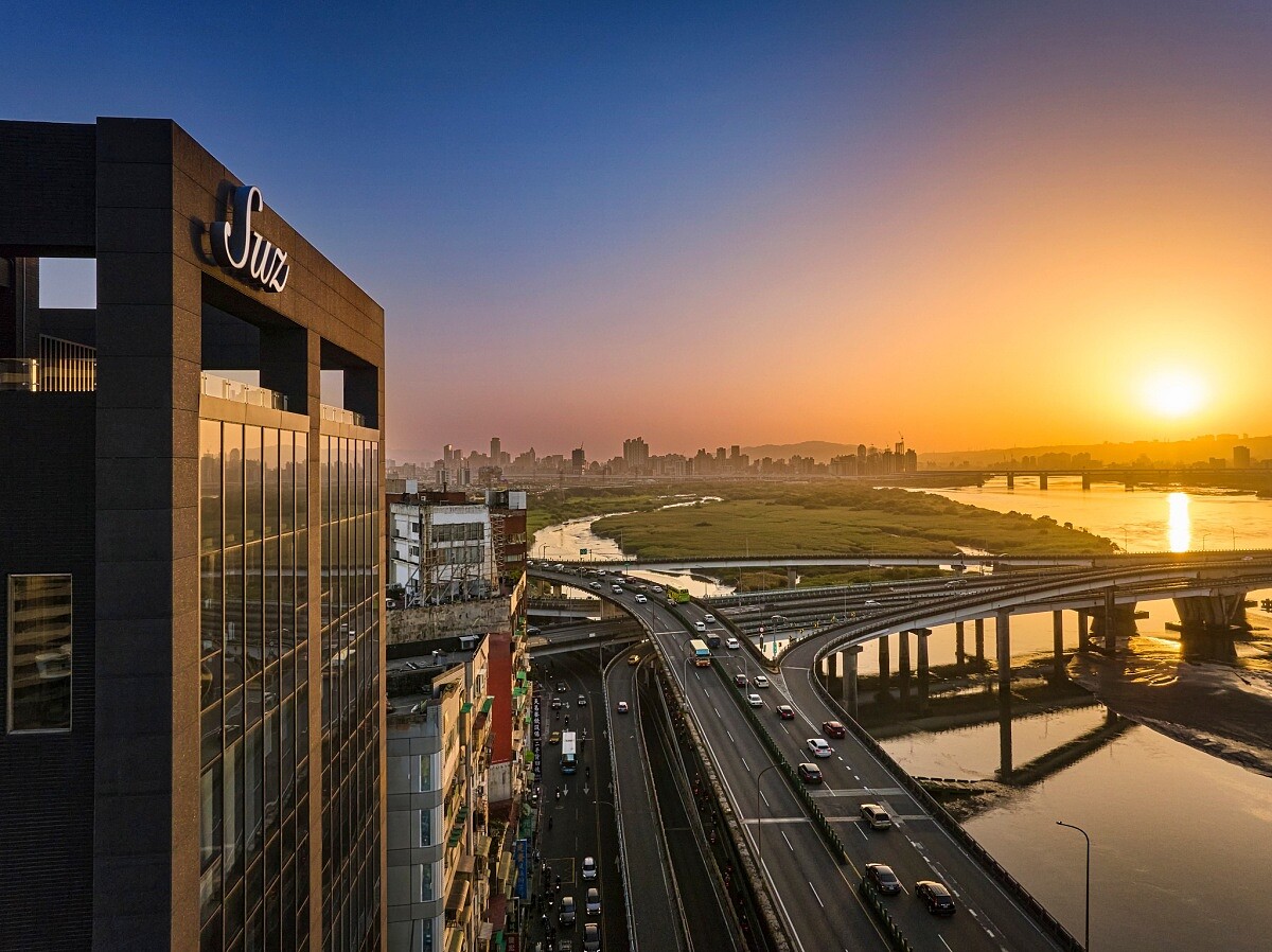 「台北宿之酒店・臻品之選」距離捷運西門站步行僅五分鐘。