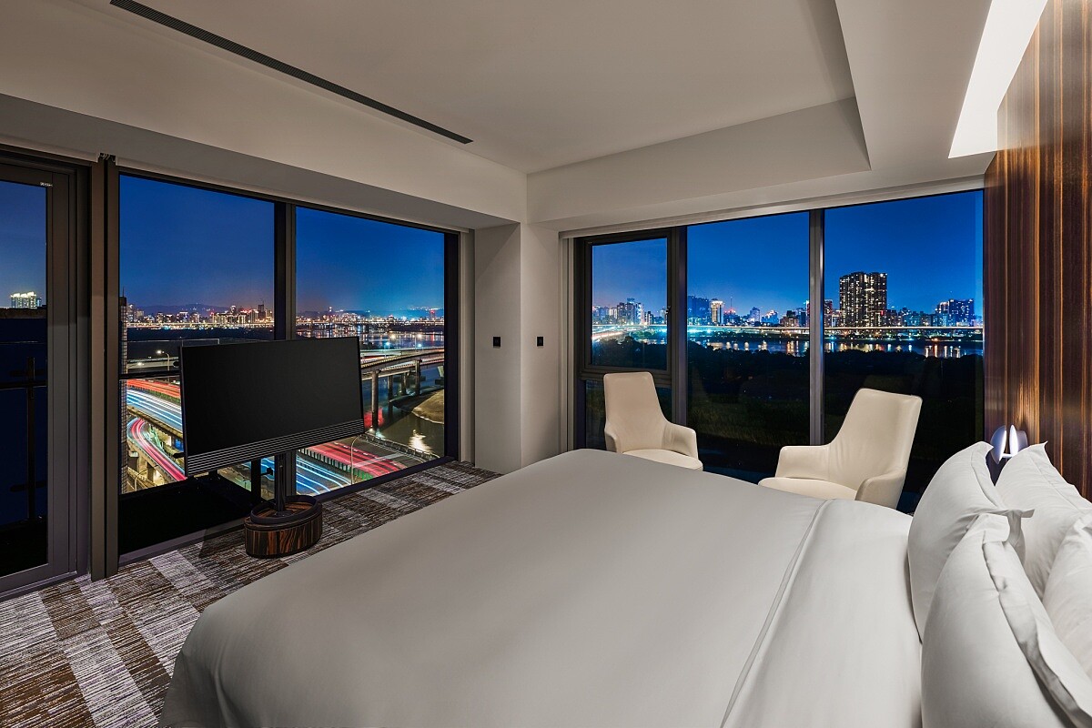 「行政套房」。