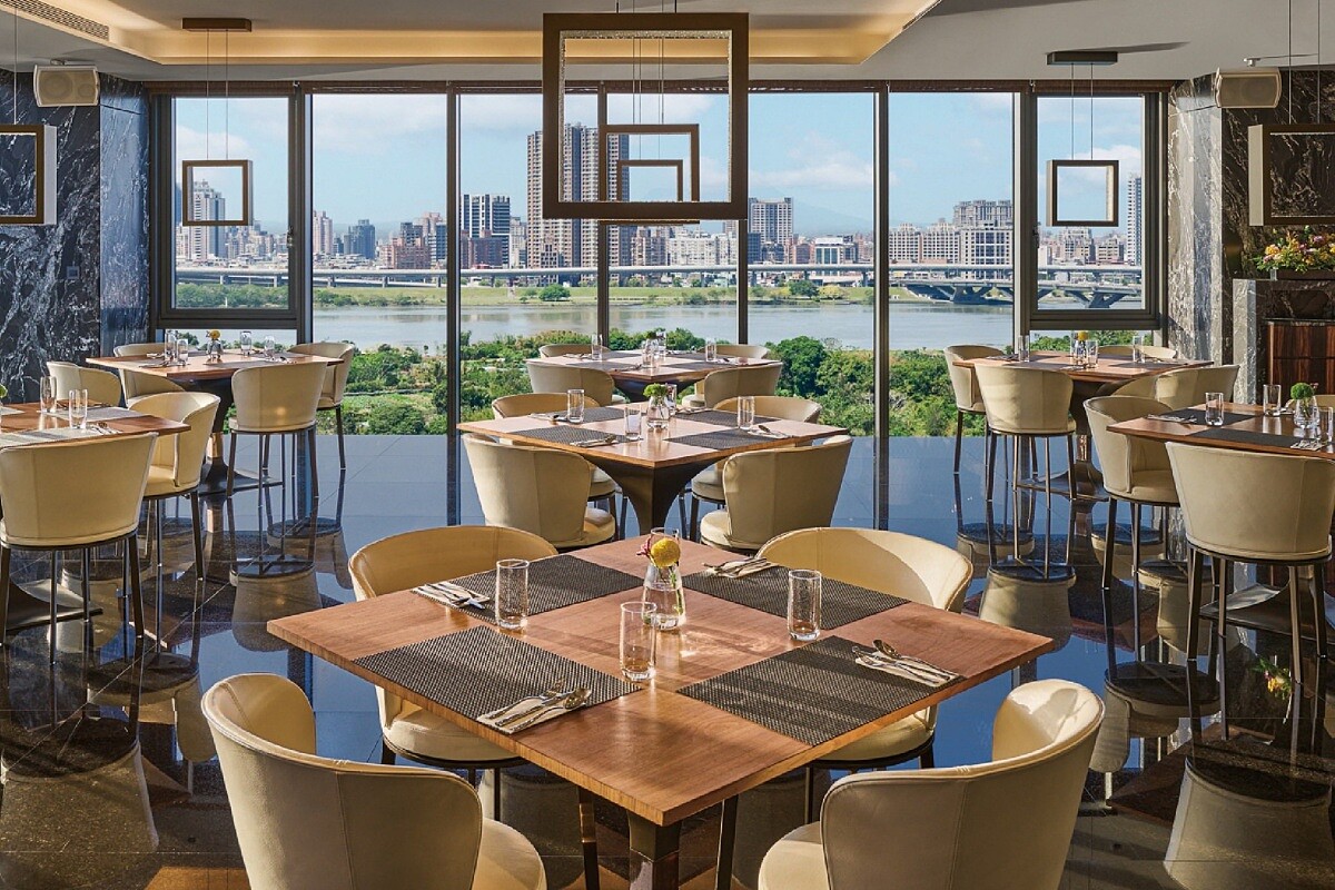 擁有270度開窗景觀。