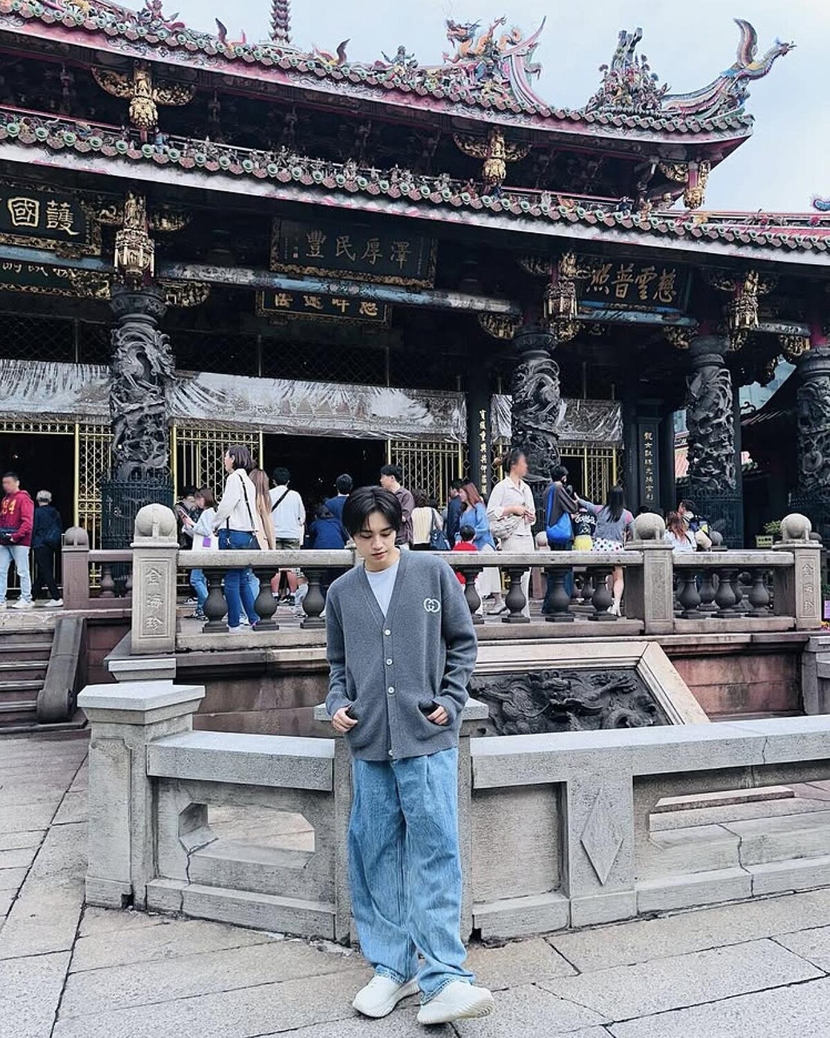 今年來台旅遊時，中島健人曾到龍山寺拜拜，求到一支上上籤。