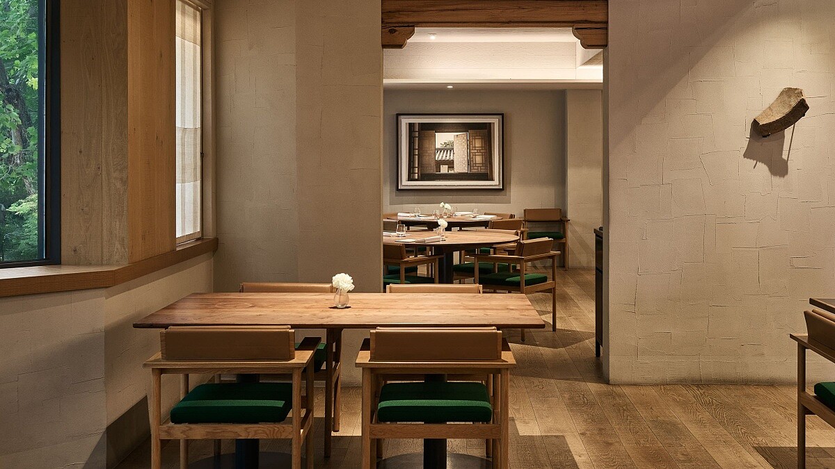 2014年，姜珉求（Mingoo Kang）主廚在首爾清潭洞創立屬於自己的Mingles餐廳，以韓國料理為根基，融入多國技法，開創獨特的當代韓食風格。