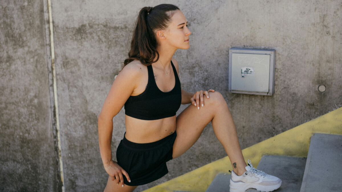 一學就會的「扶臀爬坡」訓練！不用上健身房3個在家自製坡道的方法、6個正確練習步驟、7天漸進式訓練計畫 讓妳高效燃脂、提臀又瘦腿