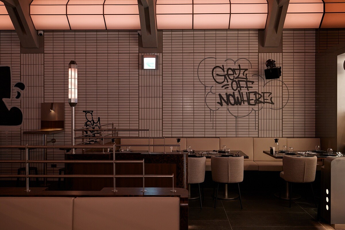 「Transit」由「本事空間製作所」操刀設計。