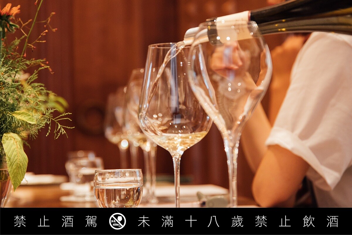 十年來，威石東就以木杉為起點，逐步探索台灣風土的語彙，也不斷累積實驗。