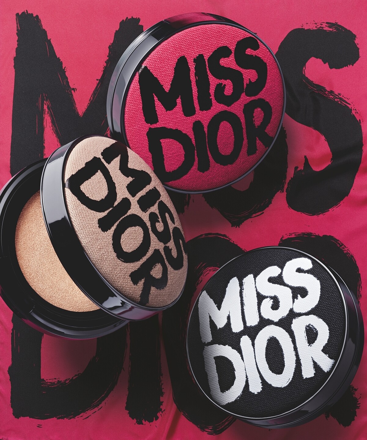 迪奧超完美氣墊外殼MISS DIOR限量版(時尚裸、經典黑、搶眼桃)，NT1,250