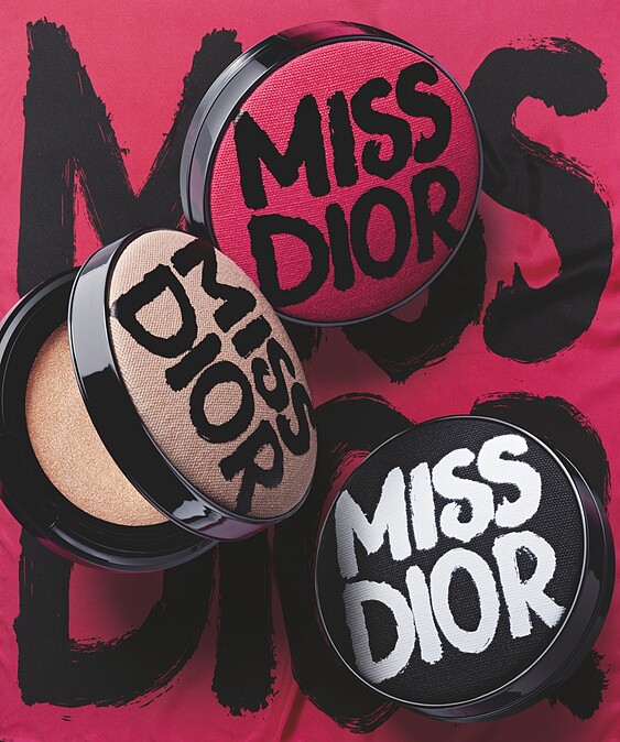 迪奧超完美氣墊外殼MISS DIOR限量版(時尚裸、經典黑、搶眼桃)，NT1,250