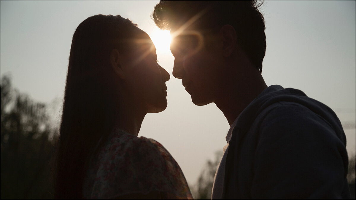 農曆七月別亂放閃！鬼門開情侶8大禁忌一次看，說「愛死你」小心被盯上