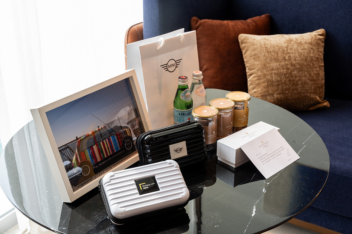  MINI 主題點心與限定收納包。