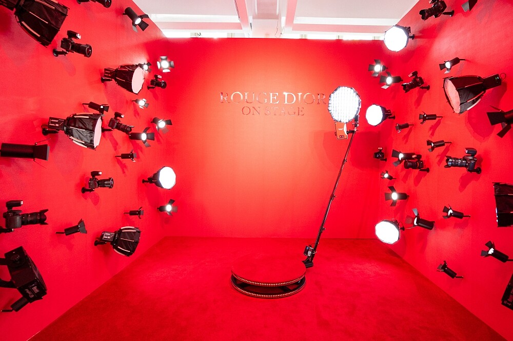 迪奧巨星派對的360度巨星攝影棚。