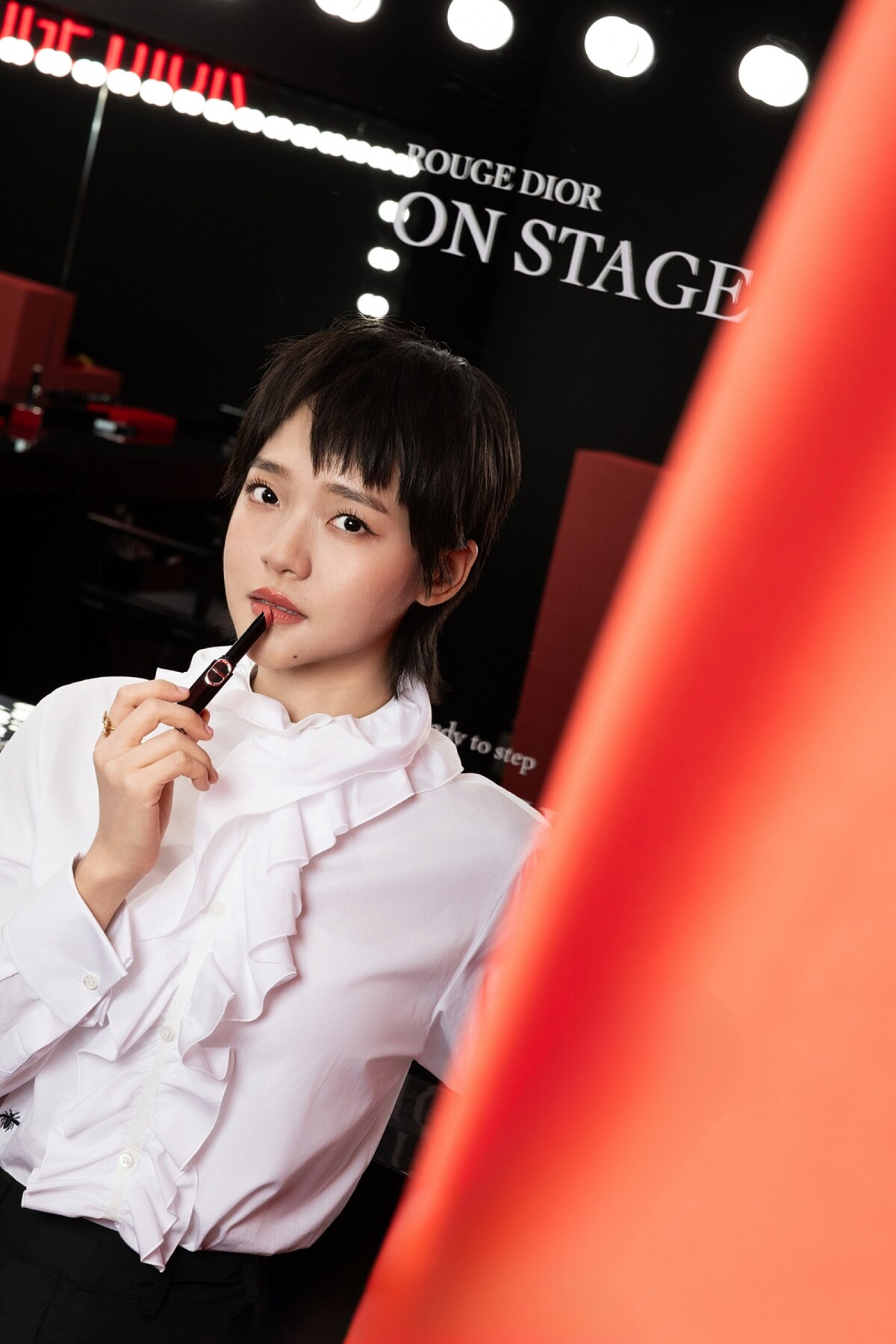 藝人林廷憶出席迪奧巨星之夜,演繹#226蜜桃裸粉。