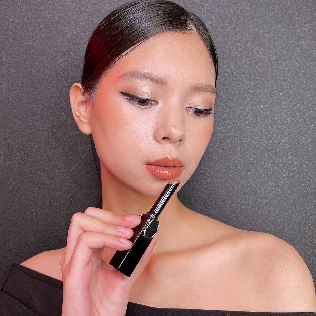 迪奧巨星持色唇膏(222 CONFIDENT NUDE焦糖裸杏)3.5g,NT1,600