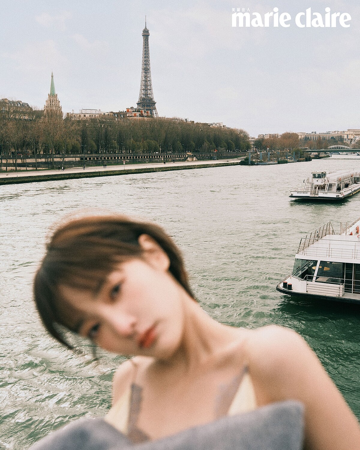 異材質拼接蕾絲平口連身裙，Louis Vuitton。