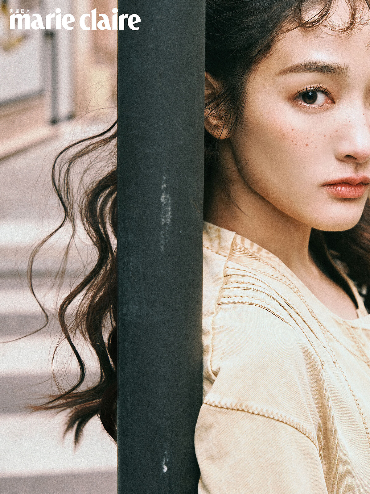 珠寶綴飾弧形下擺連身衣，Louis Vuitton。