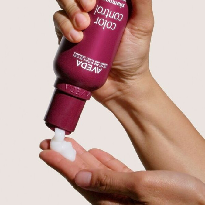 AVEDA 護色穎采洗髮精，200ml NT1,400、1,000ml NT4,300