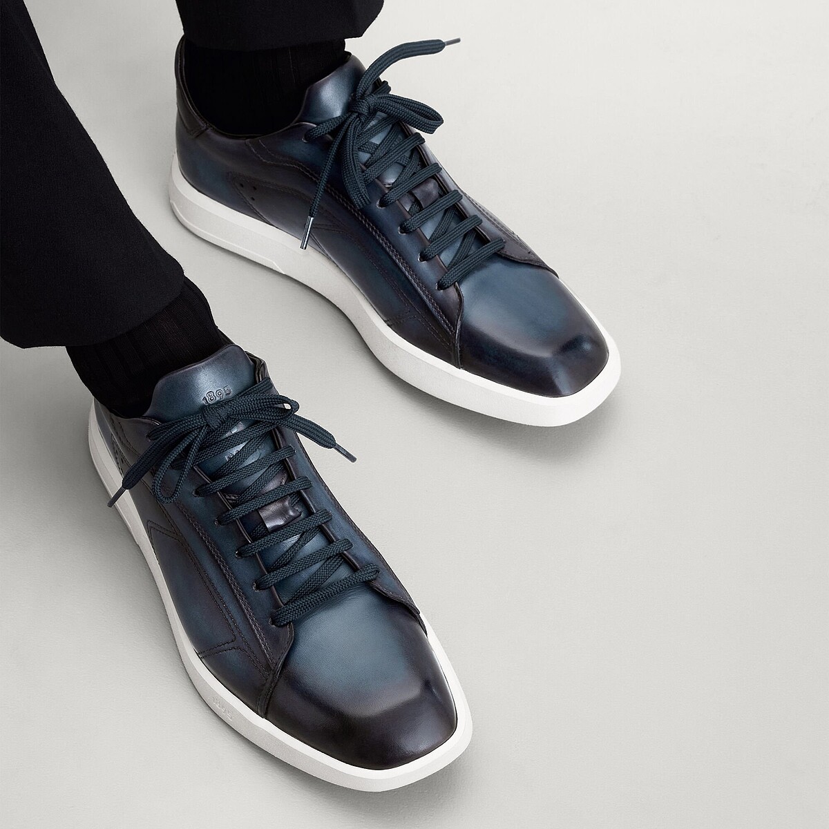 李俊昊機場穿搭同款：Berluti Stellar Venezia 小牛皮運動鞋