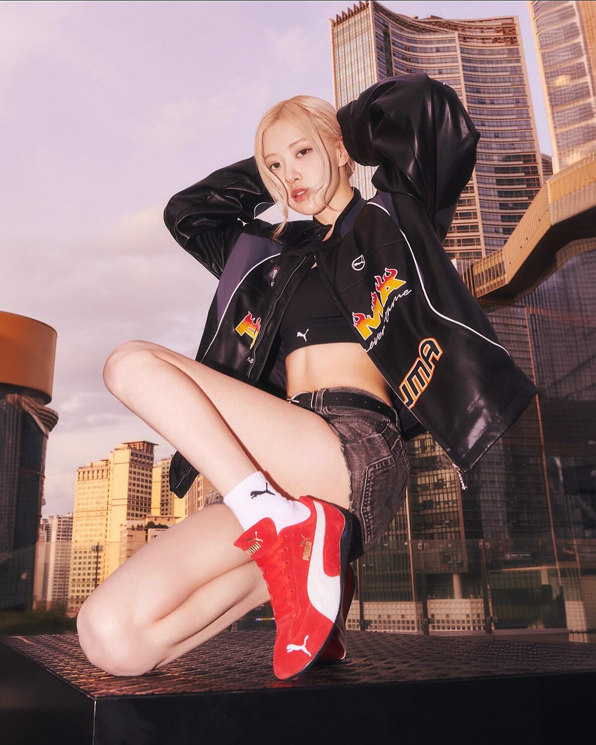 Racecore 賽車穿搭風格,以賽車外套與 PUMA Speedcat 為標配