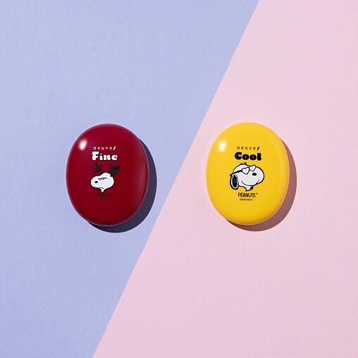 neuve惹我清爽吸油蜜粉Snoopy聯名包裝。