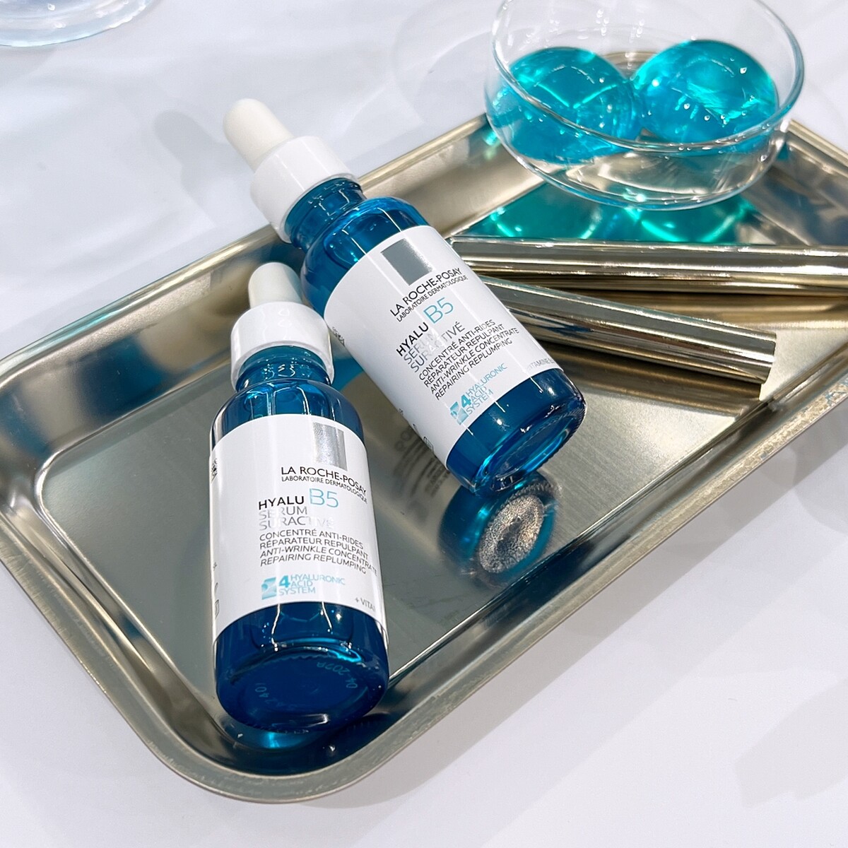 理膚寶水「B5小藍瓶」極效B5彈潤超修復精華。