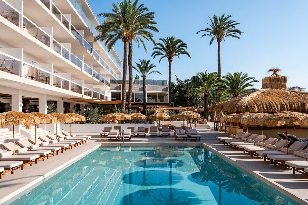 第一家「Zel Mallorca」就榮獲米其林指南酒店推薦。