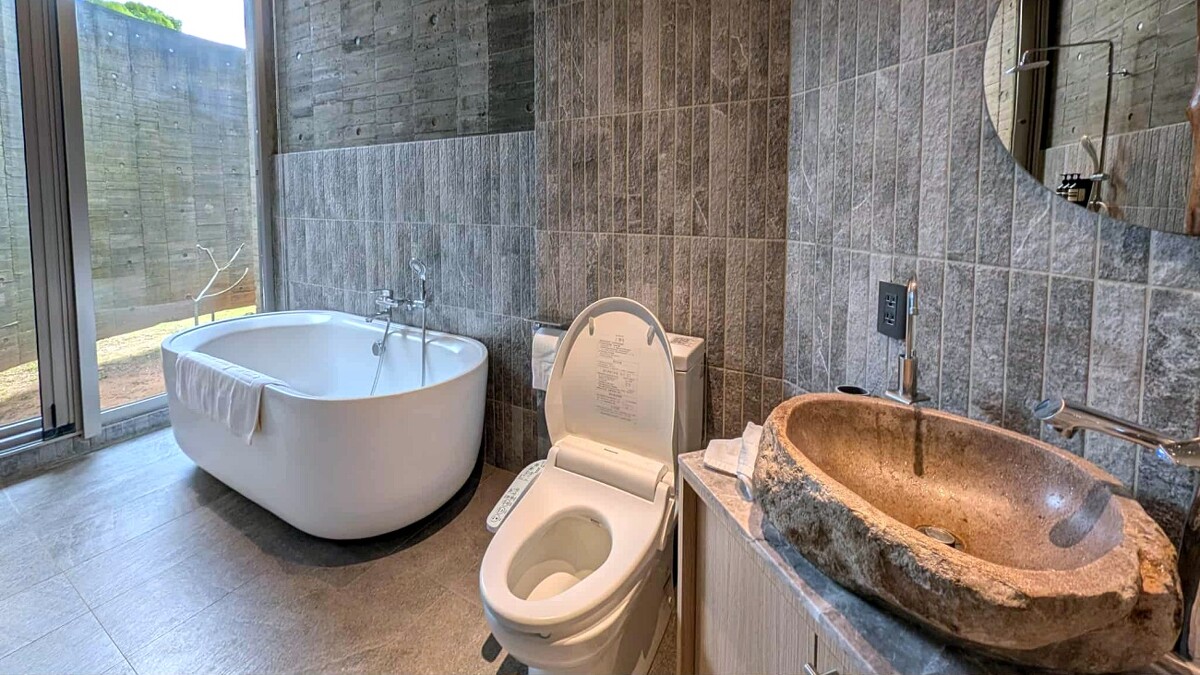 每間房都設置浴缸