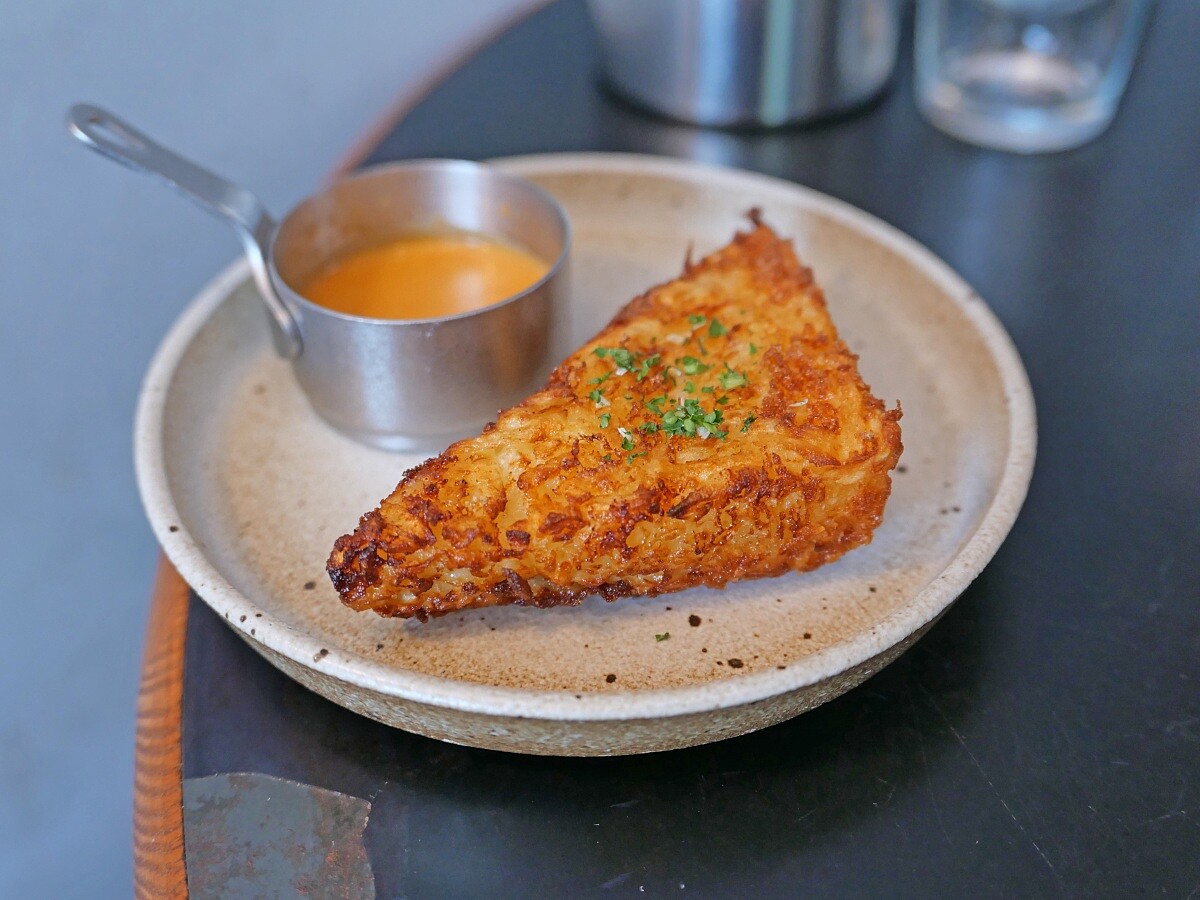 「INTRO 薯餅」。