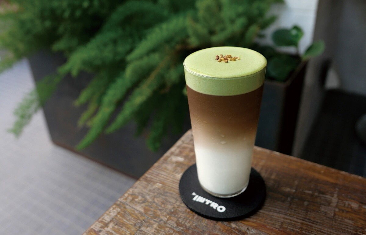 「綠絲絨拿鐵」。