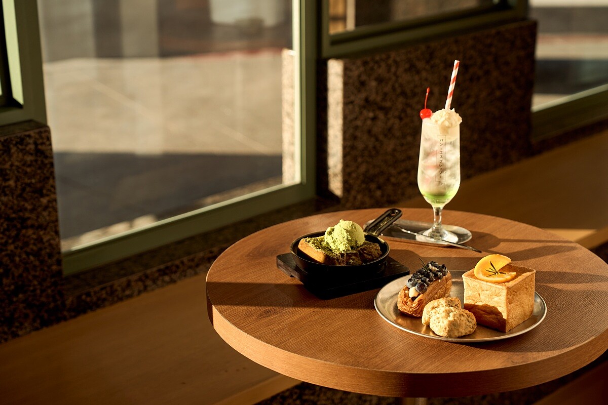 人氣商品「Mou 吐司」、「鐵板法式吐司」以及「奶油蘇打」。