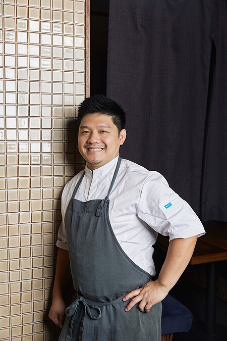 現年31歲的 Jeston Chua 師承米其林三星主廚 Daniel Calvert。