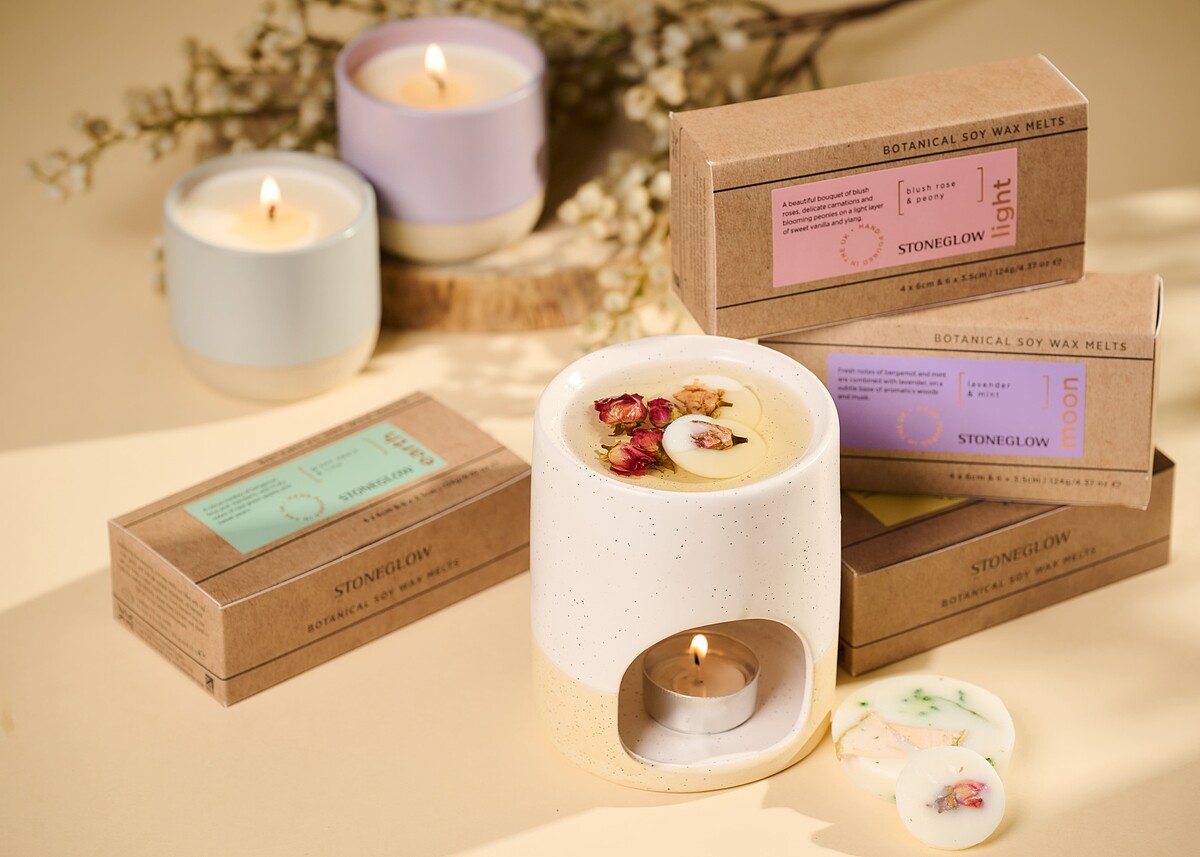 香氛蠟 一盒 約10片 NT900，簡約陶瓷香薰座 NT650