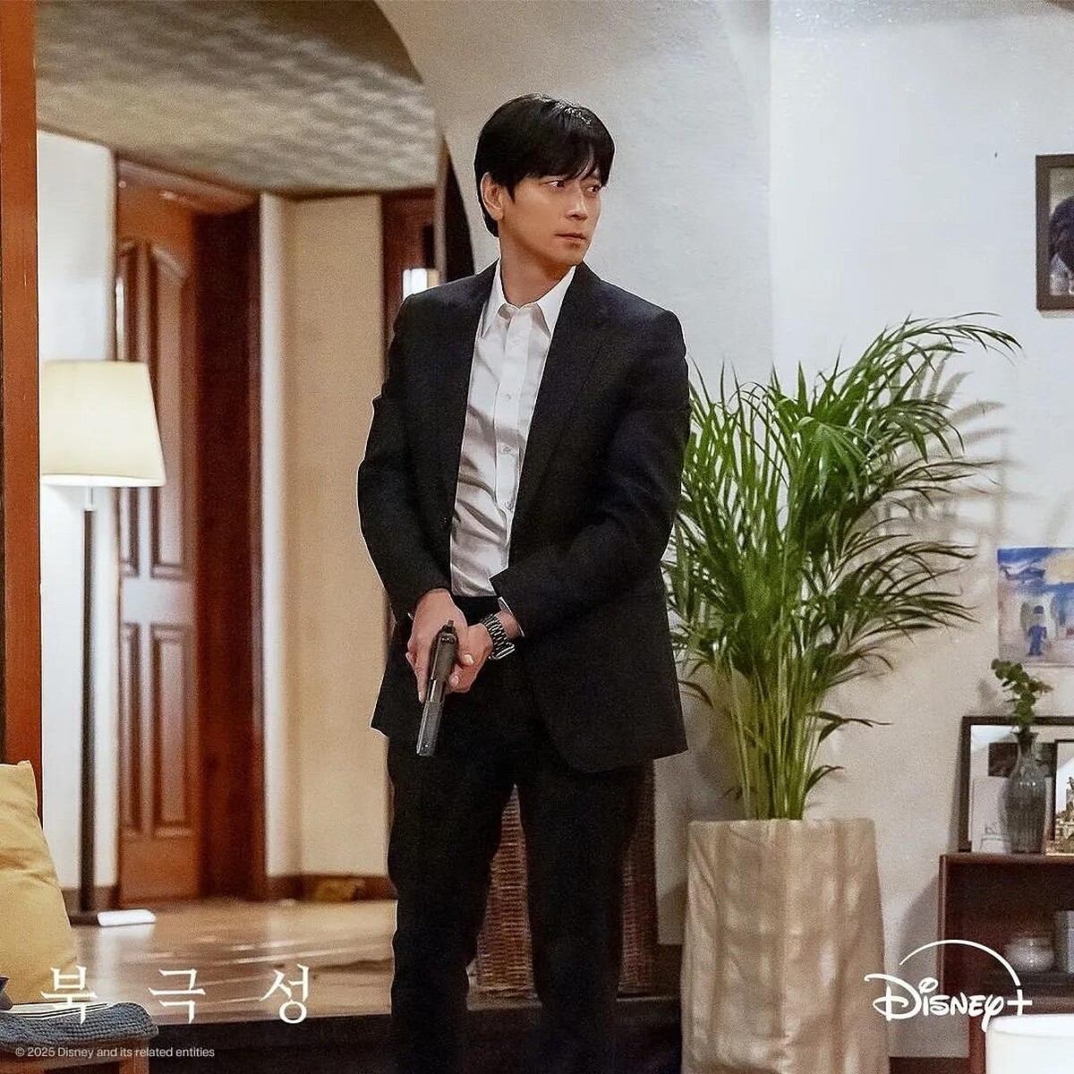 姜棟元飾演白山湖。