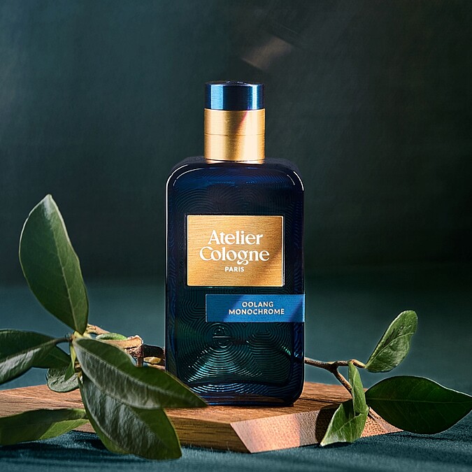 Atelier Cologne歐瓏青玉烏龍珍稀淡香精情境圖。