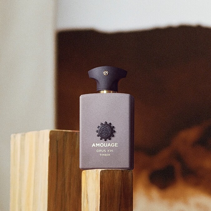 AMOUAGE詩情扉頁系列OPUS XVI Timber綠杉凝脂形象圖。