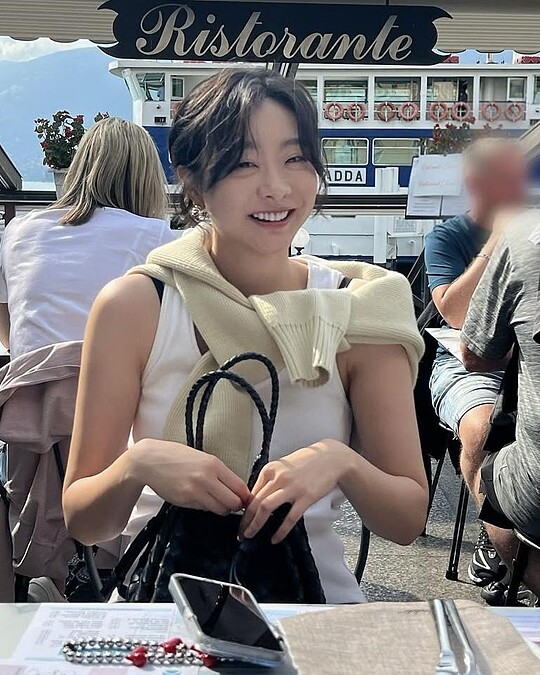 Photo/ IG @d_a___m_i