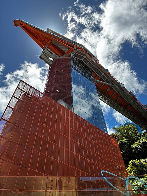 山展區場地｜基隆塔（仰望）