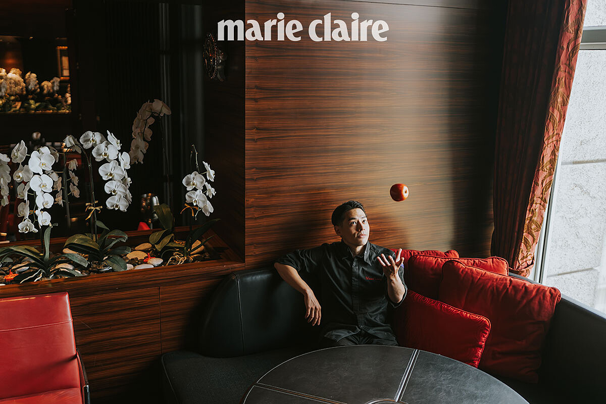 剛進入侯布雄餐廳的他，因為高壓、語言關係遇到許多考驗。