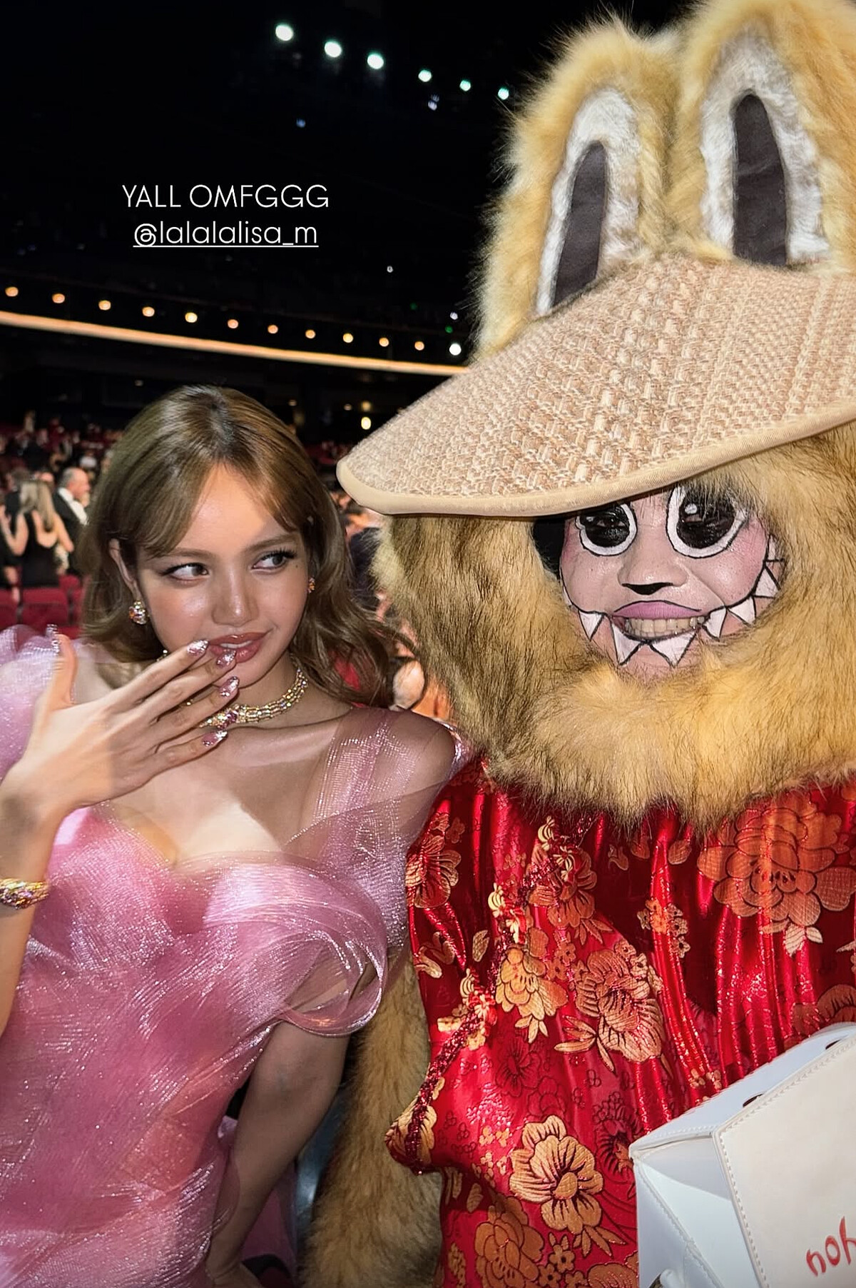 Joella在IG限動Po出與Lisa的合照。