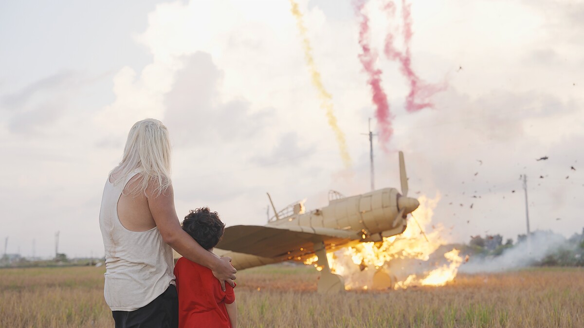 邱子晏，《偽飛行場》（錄像截圖），2025。圖像由藝術家提供。