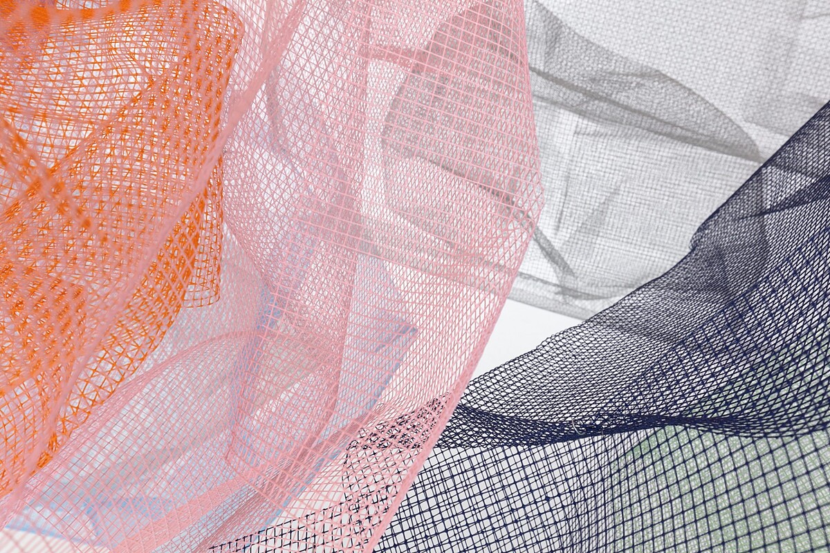 拉納・貝古姆，《No.1048 L 網格》（局部），2020，Kate MacGarry Gallery 展覽現場。圖像由藝術家提供。攝影：Angus Mill。