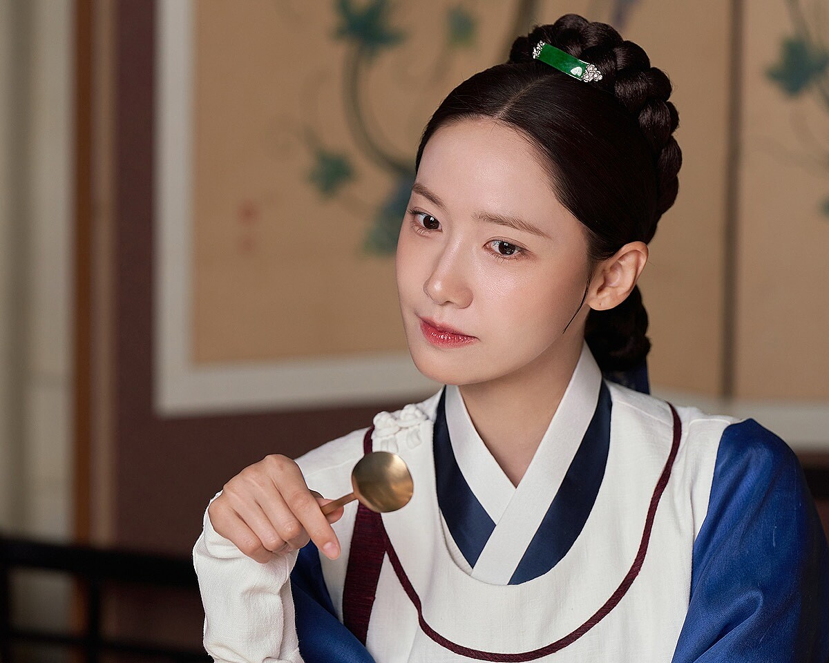 潤娥飾演延智英。