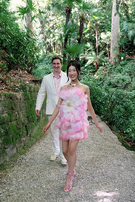 富豪千金Becca Bloom在義大利最夢幻的科莫湖舉辦婚禮。IG@beccaxbloom。