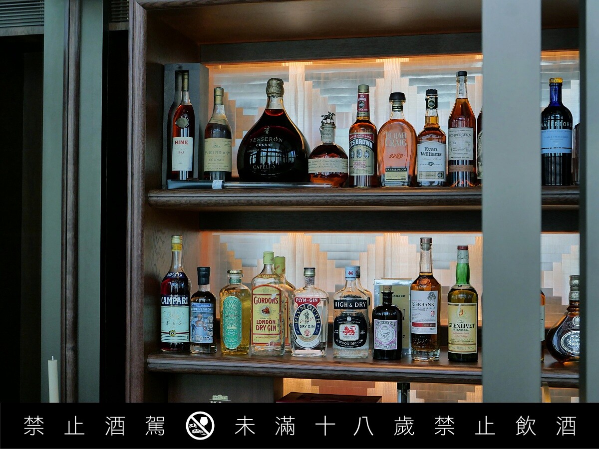 酒吧總監 Angus 還親自策劃了「獨角獸房間」。