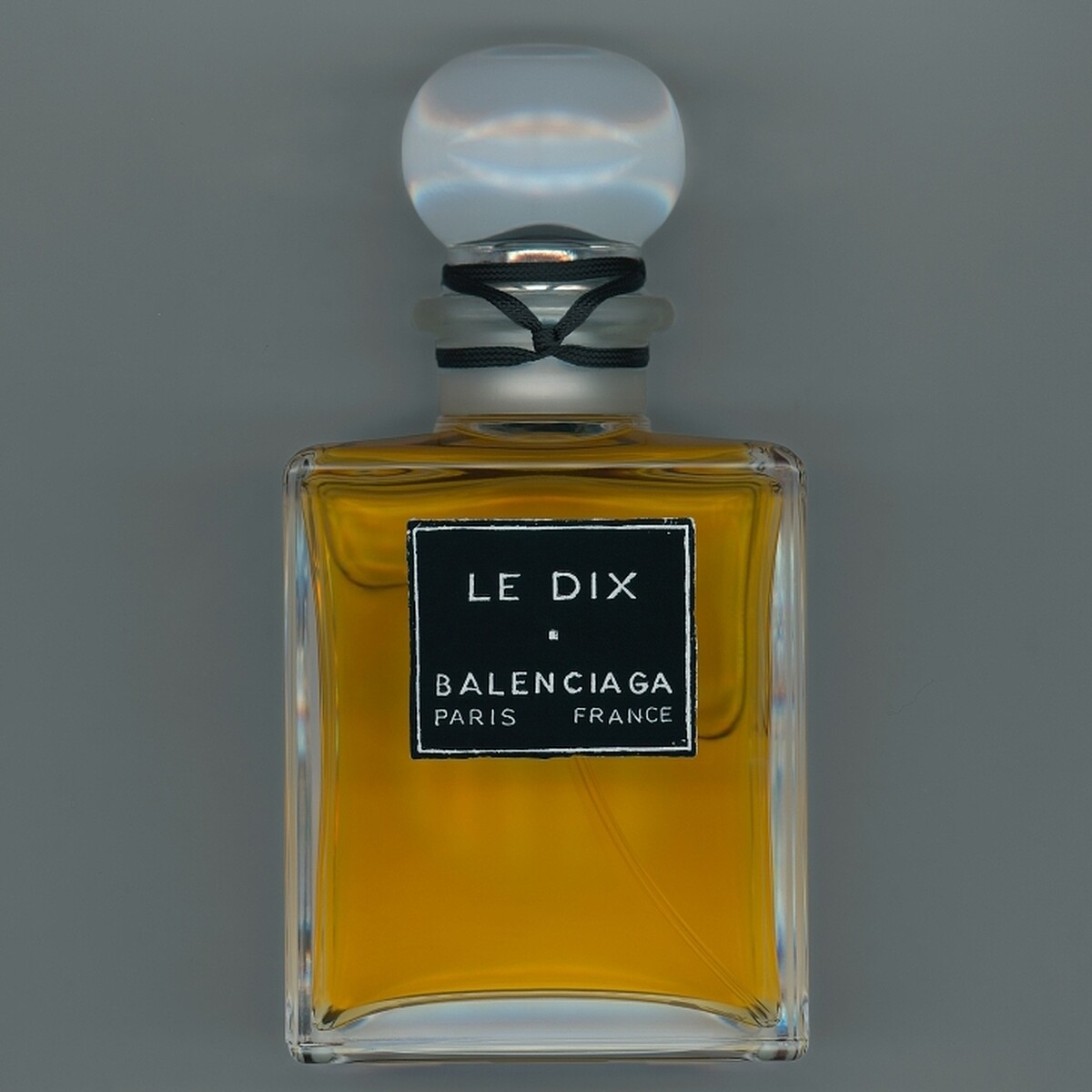 Balenciaga巴黎世家2025年全新香氛系列中的Le Dix。