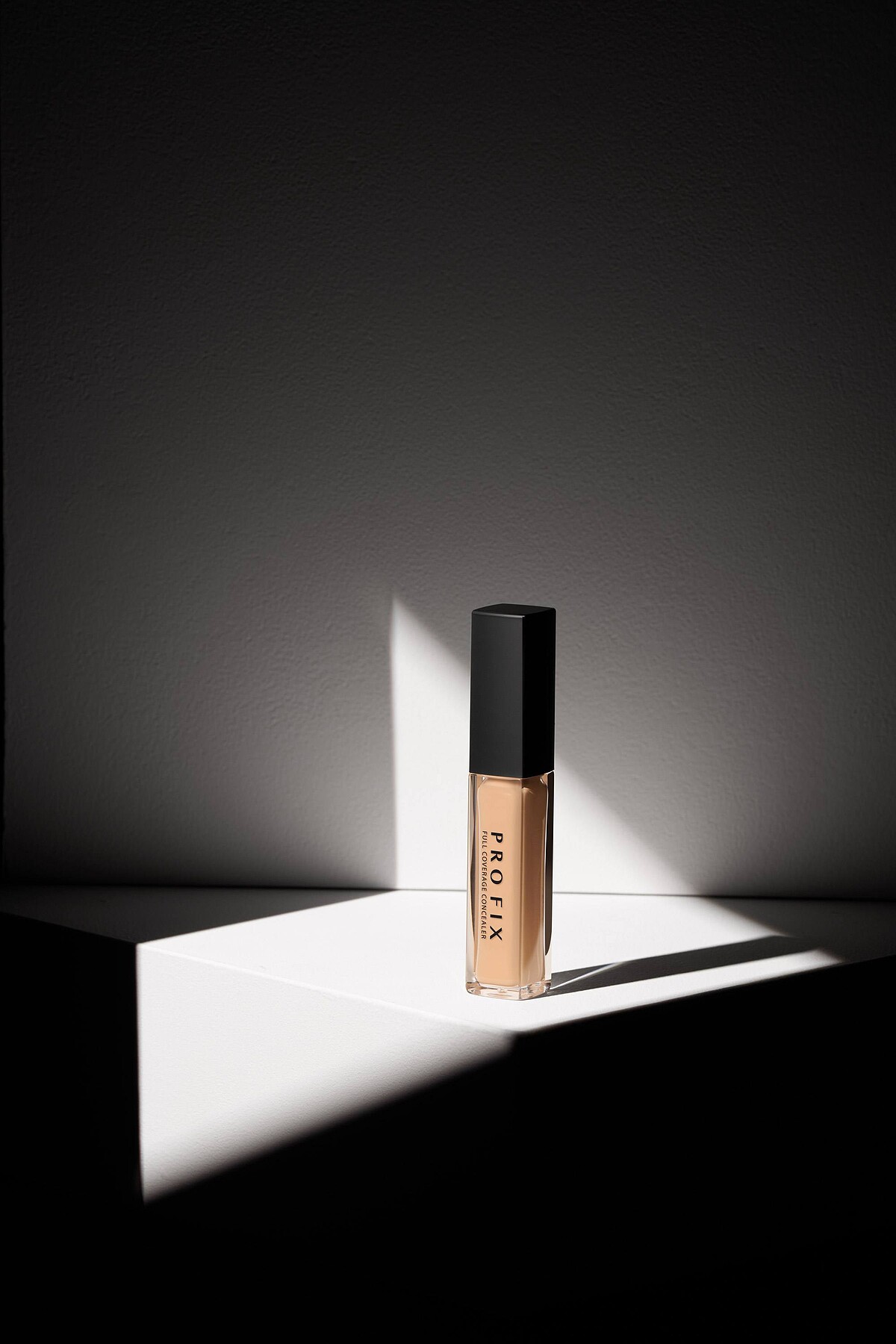 1028 PRO FIX修片狂零卡紋超時遮瑕膏