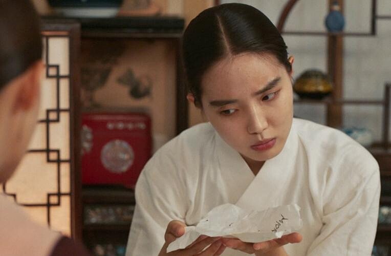 《暴君的廚師》尹瑞娥飾演的長今是潤娥的得力助手